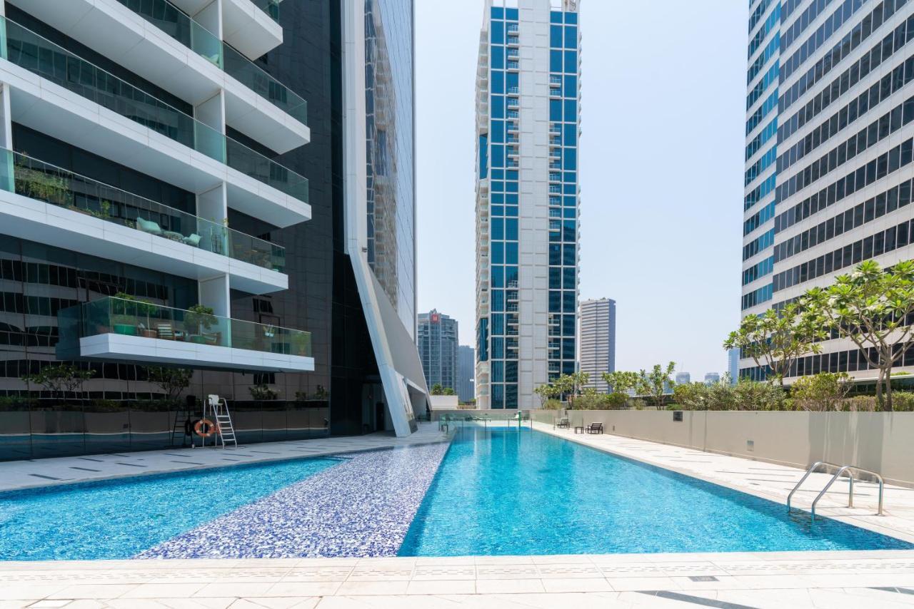 Marquise Square Studio For 4 Guests Pool Gym By Globalstay Dubai Exterior foto